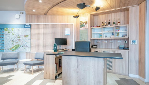 B&B HOME Caen Centre Gare - Photo 3, Reception