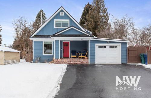 Cozy Farmhouse w Treehouse Fire Pit 1 Mile to Beach Close to Skiing Adventures 1226 - Foto 40