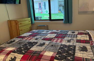 Pet Friendly Condo near Loon with Loon Club passes - Photo 12