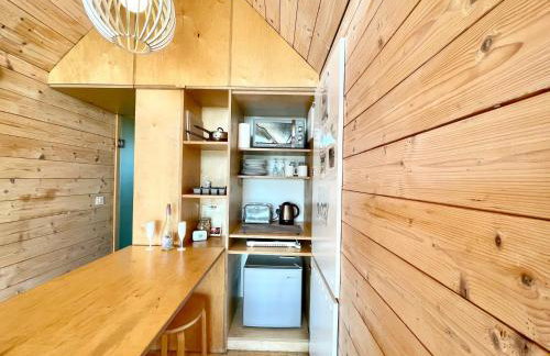 Lushna 2 Petite at Lee Wick Farm Cottages & Glamping - Foto 8