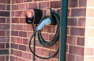 Villa Emma - Modern Bungalow with EV Point, Free Parking & Workspace - Photo 19