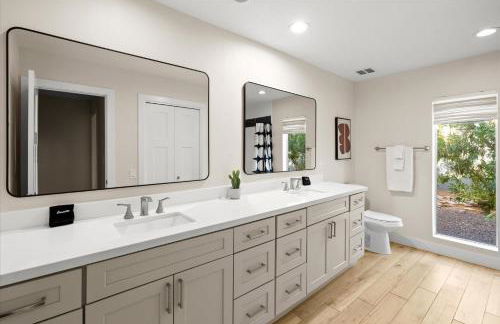 Pickleball Court~ Hot Tub & Pool~ Mini Golf~Games - Foto 45