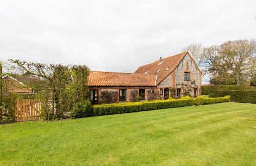 Williams Barn - Photo 1