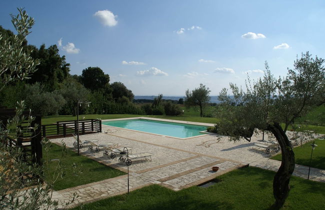 Luxury, Modern Apartment With Pool and Stunning Views - Foto 26