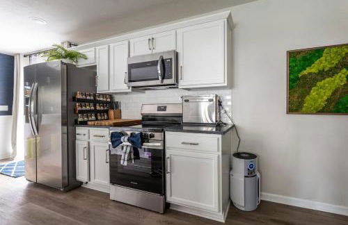 Modern Luxe 3B2B - Hot Tub - Game Room - EV Charger - Walk to Downtown LS - Foto 55