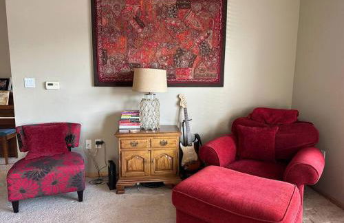 BEAUTIFUL COZY CONDO with POOLS/GYM-SELF CHECK-IN - Foto 23