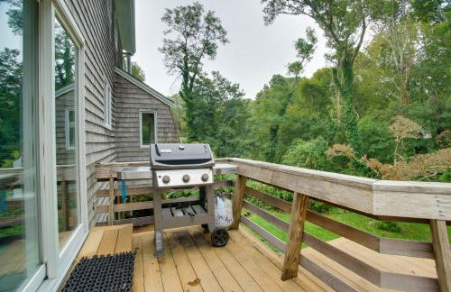 Deck and Grill, Walk to Beaches! Falmouth Retreat - Foto 39