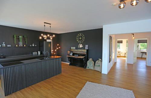 Exklusive Wohnung mit Balkon und direktem Rheinblick mit 2 Schlafzimmern für bis zu 5 Gäste - Foto 14