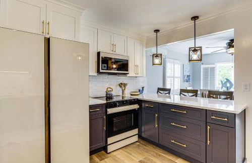 Coastal Charmer Less Than 1 Mi to South Kingstown Beach - Photo 8