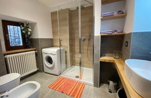 Independent Stone House with Lake View - Photo 18