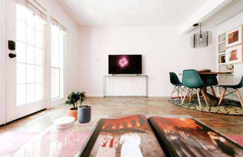 Neon Cool with Pool Clarksville by DT FREE PARKING - Foto 24