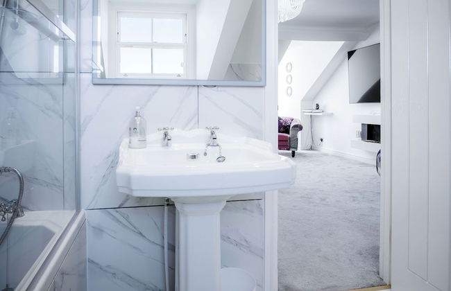 The Penthouse - Luxury 1 Bed - Panorama - Tenby - Foto 31