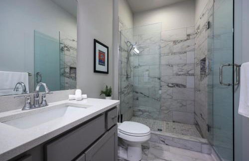 New Lux Townhome 6 mins to DT Rooftop Sleeps 12 - Foto 45