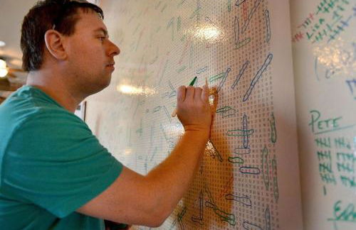 Lakefront Mansion on 10 Acres - Sleeps 15-45 - Foto 41