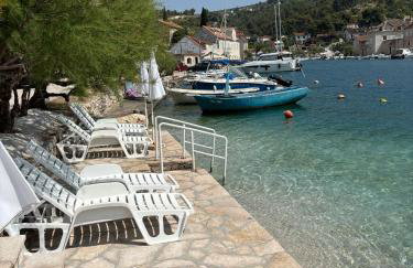 Amare Apartments - Photo 5