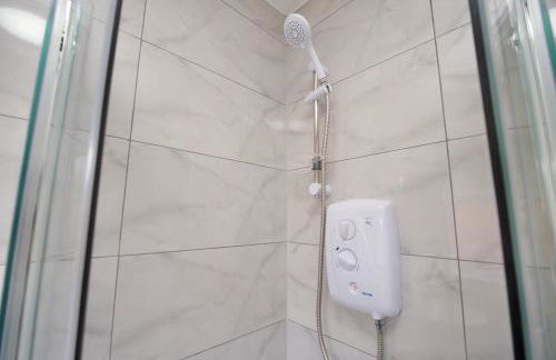 Hastings Manor - Free Netflix, Parking, WiFi & Private Garden - Foto 8