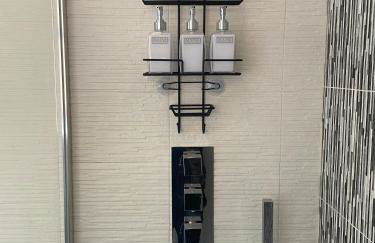 NEW…THE HOTTUB HOUSE BLACKPOOL PLEASURE BEACH - Photo 41