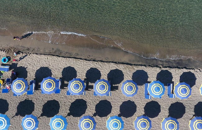 Chalet w/ Terrace & Pool - Photo 35