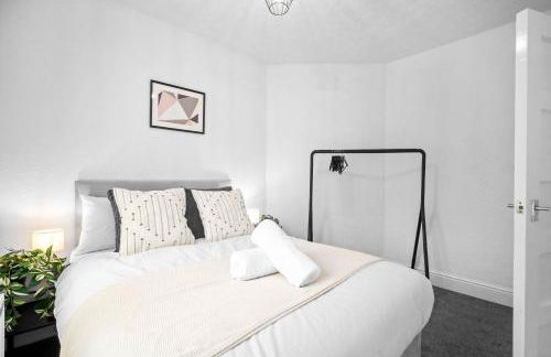 Two Bedroom Apartment - On Street Parking Available - Netflix - Wifi - Top Rated - 311M - Photo 20