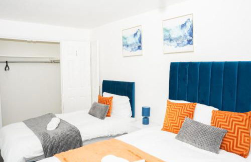 Stylish 3 bed house with free parking - Foto 9