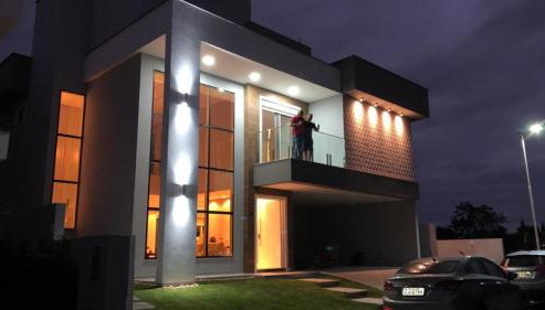 Casa Luxo com piscina a 500 metros da praia - Foto 2