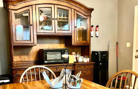 Cozy 3 Bedroom Home a short walk to Main Street Shadow Lake Dance Night Club - Foto 12