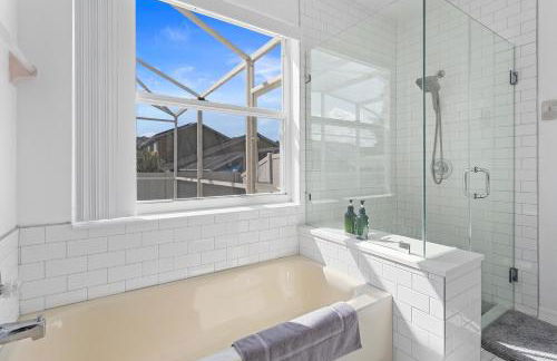 Amazing Pool Spacious 3BR House near Disney - Photo 16