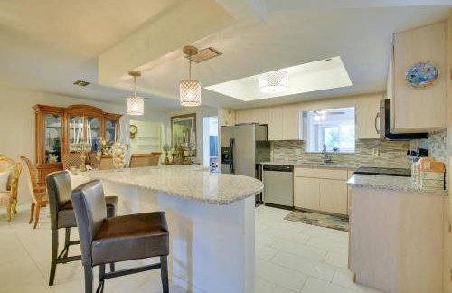 St Petersburg Home with Tropical Yard and Pool! - Foto 10