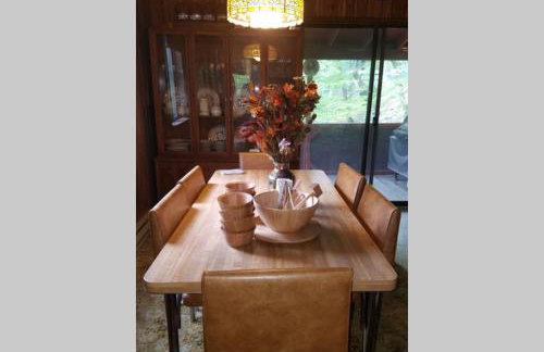 Regent Hilltop Cabin - Photo 3