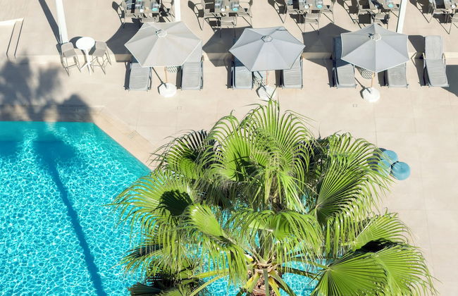 Atlantis Beach Hotel - Photo 28