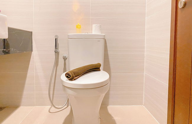 Homey And Cozy Living Studio At West Vista Apartment - Photo 12