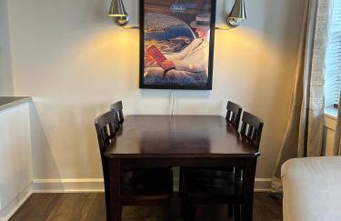 Downtown Studio with Full Kitchen and Bath - Foto 3