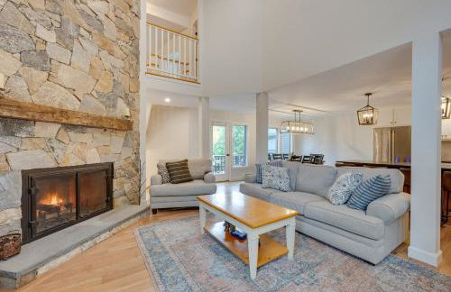 Ski-in Condo with Hot Tub on Burke Mtn Slopes! - Foto 7