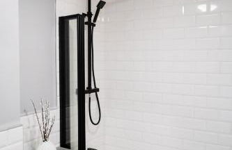 Northampton Pop Art House - Free Parking - Fast Wi Fi by AV Hughes Properties - Photo 13