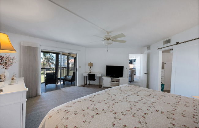 Magnificent Gulf View Condo 2 Bedroom Condo by RedAwning - Foto 3