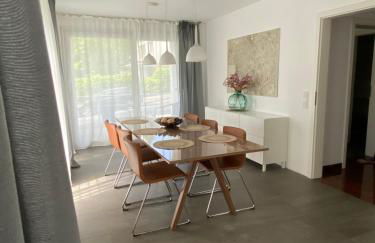 Modernes Ferienhaus mit 2 Balkonen, Terrasse und Garten ! - Foto 12