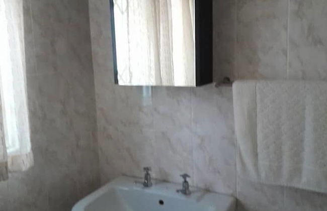 2 Bedroomed Apartment With En-suite and Kitchenette - 2068 - Foto 8