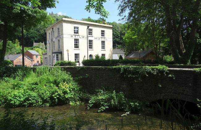 Railway Apartments - Photo 1