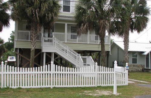 4BR Private Dock, Warm Spring Canal, Kayaks, Canoe - Photo 18