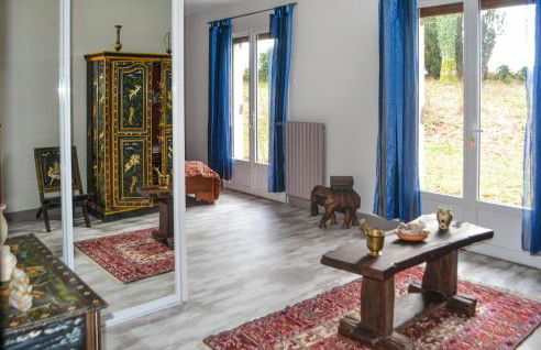 Cozy Home In Saint Saud Lacoussière - Foto 16