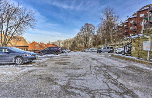 Inviting Vernon Twp Condo with Private Balcony! - Foto 28