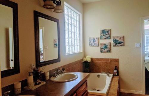 Enchanted April Lake House 3 Bed 2 Bath - Photo 8