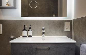 SalvatoreHomes - Luxurious Dreamview Waterfront Apartment in Torri del Benaco with Pool - Casa Azura - a 5 Star Luxury Collection at Lake Garda - Foto 32