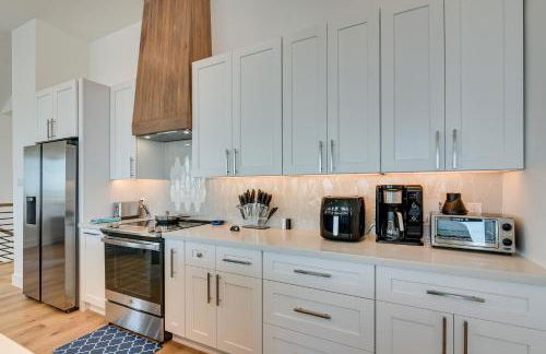 Ocean Views, Steps to Sand! Coastal Galveston Gem - Foto 11