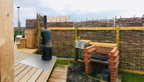 Lushna 5 Petite at Lee Wick Farm Cottages & Glamping - Foto 5