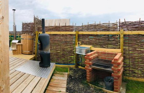 Lushna 2 Petite at Lee Wick Farm Cottages & Glamping - Foto 3