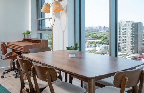 Central Square 3BR Condo with Downtown View Gym and Parking - Foto 22