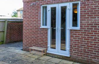 The Vogue Stay, 3 Bedrooms, 2 bathrooms, Ideal for JR & Oxford Hospitals, FREE CarPark, Conveniently located for Ring Road access, 2 miles from Oxford City Centre easy car & bus route - Foto 60