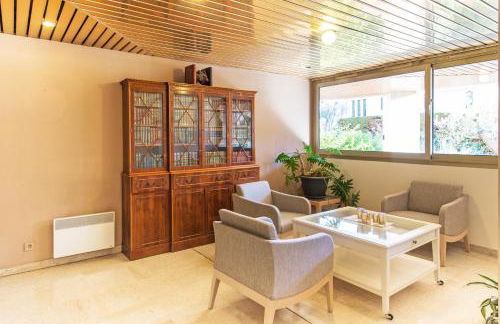 Appartement rénové - Terrasse - Parking - BM - Foto 15