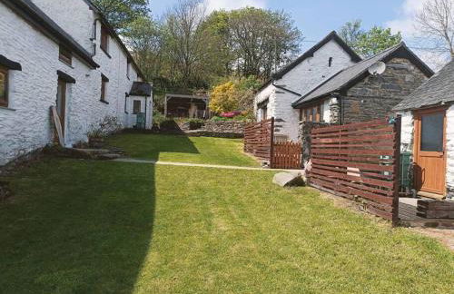 Rhyd Y Geifr, Cosy Barn Conversion in Maerdy - Photo 30